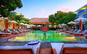 Ozz Hotel Kuta Bali 4*